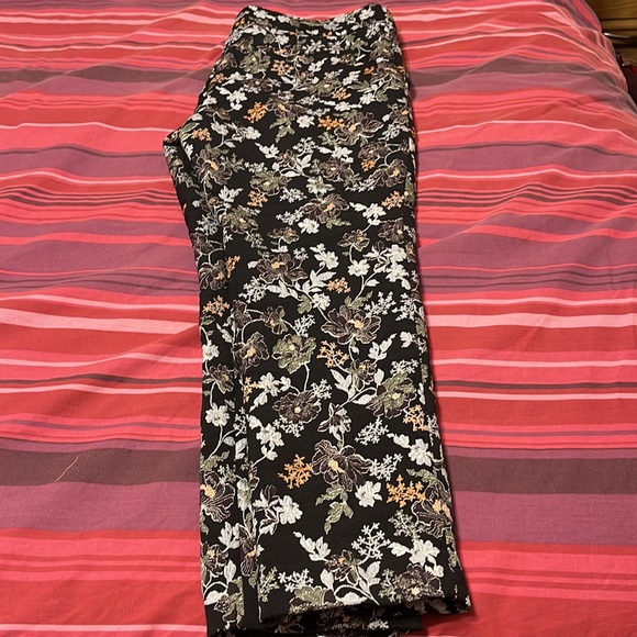 Beautiful, brand new trouser. Size 10p - Picture 2 of 4